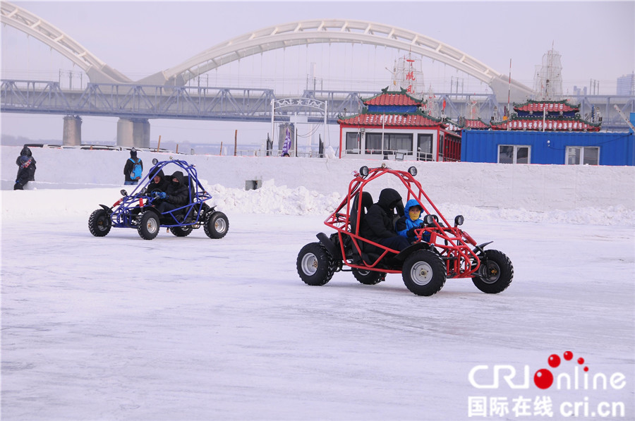 【黑龙江】【图集】2019哈尔滨江上大众冰雪嘉年华喜迎中外游客