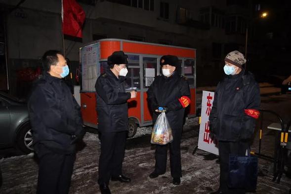 (已修改)【黑龍江】【原創】龍江海事老黨員 社區防疫“守夜人”