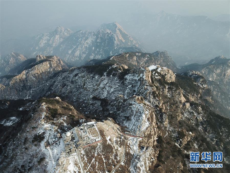 雪落泰山