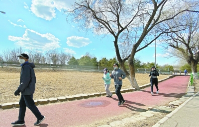 本市公園遊客分散秩序井然