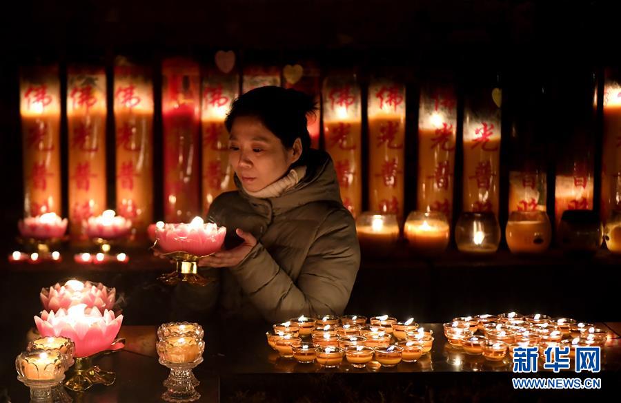 西安：祈福灯会祈吉祥