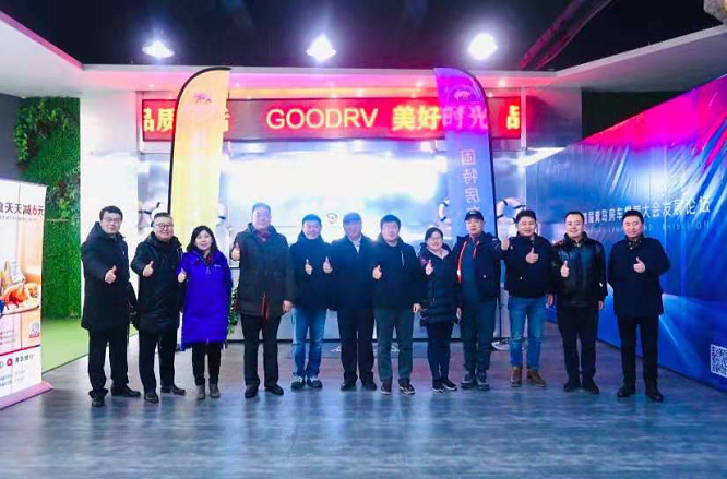 露营大会+圣诞狂欢—房车露营引领港城新风尚