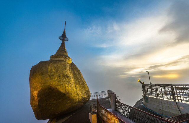 探秘緬甸大金石:抵抗重力懸挂峭壁數百年