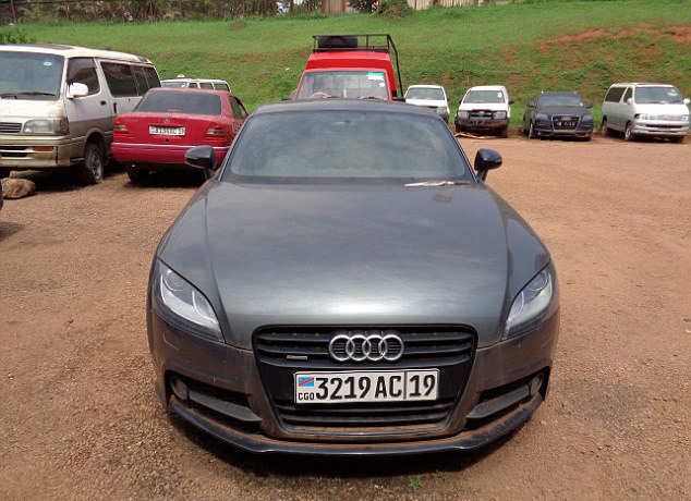 这辆奥迪tt的牌照已经在刚果共和国注册.