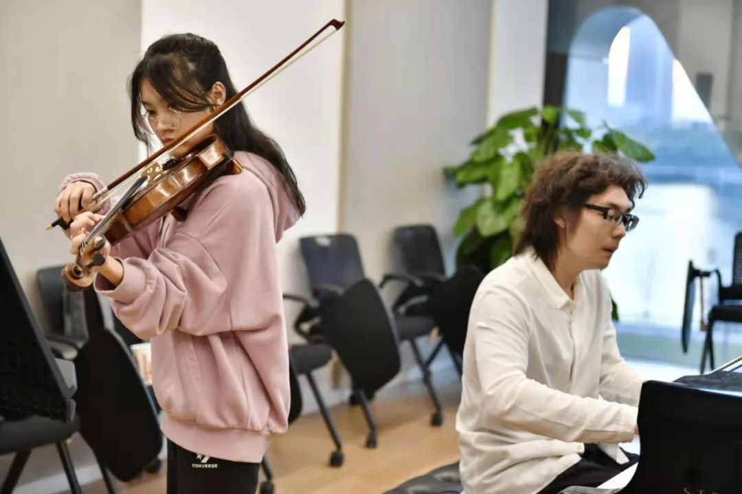 他们天津茱莉亚学院找到了一起玩音乐的伙伴