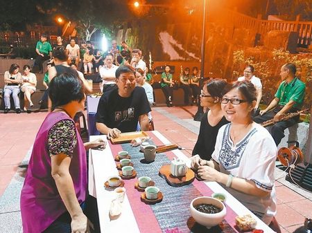 不要天空“灰蒙蒙” 臺灣多地民眾中秋不烤肉