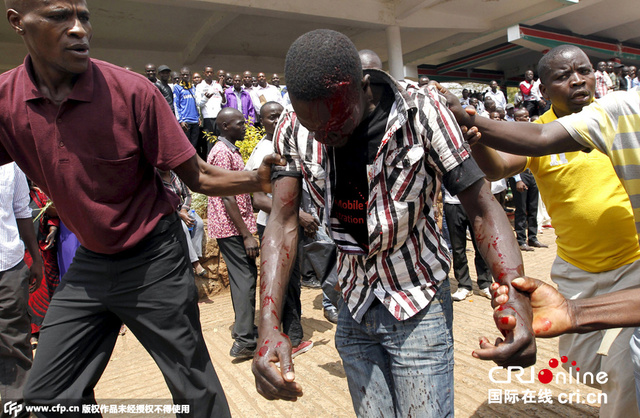 肯尼亚反对党集会支持教师罢工 小偷被打满头是血