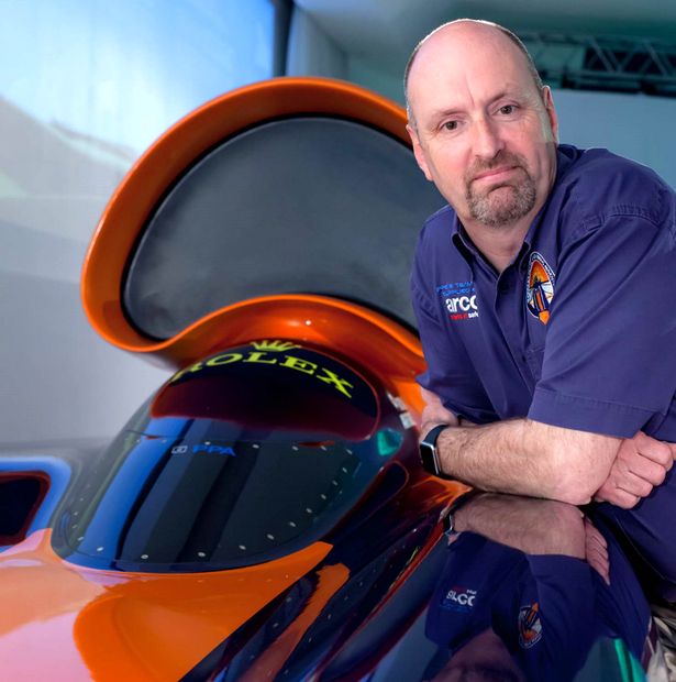 英国超音速赛车亮相 铅笔外形最高时速1000迈