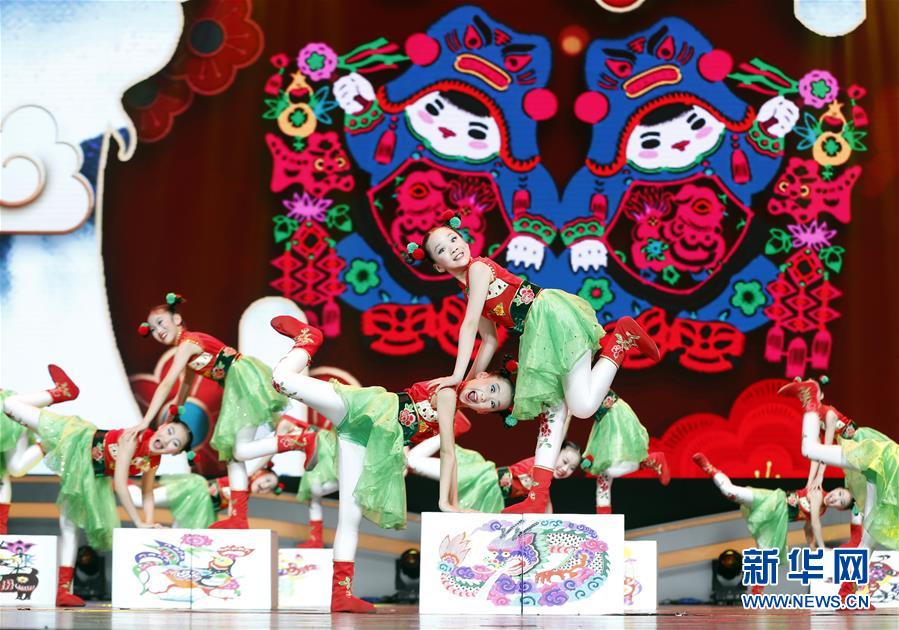 全国第六届中小学生艺术展演活动现场展演开幕