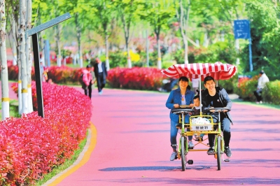 【旅遊資訊-圖片】鶴壁淇河濕地公園春光好遊人笑