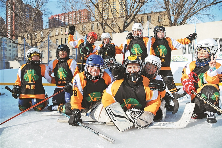 哈尔滨市擦亮中小学校园冰雪活动独特品牌