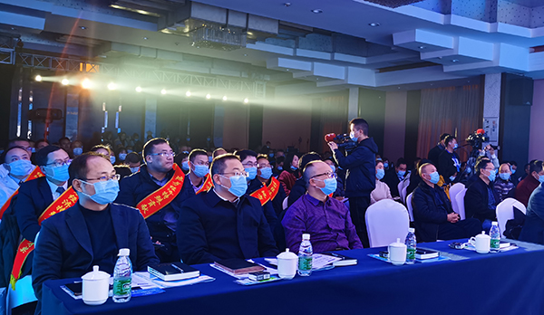 绵阳游仙：政企研齐聚一堂 共商人才发展大计_fororder_活动现场摄影杨明1