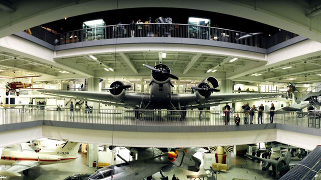 德国博物馆翻修挖出二战未爆炸弹 重达250公斤