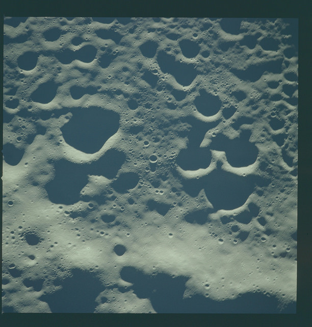 NASA发布阿波罗登月系列照片 远望绝美地球