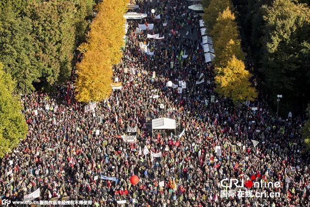 德国数万民众涌上街头 抗议TTIP和CETA