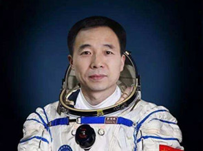 （专题专访）三巡苍穹的英雄航天员——景海鹏