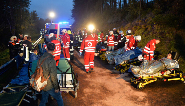 中國遊客大巴在奧地利遇車禍 22人受傷1人重傷