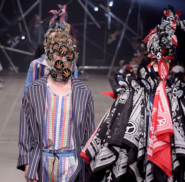 东京时装秀模特满头别针引爆眼球