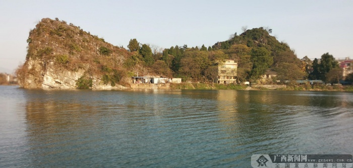 桂林斗鸡山“变身”净瓶山