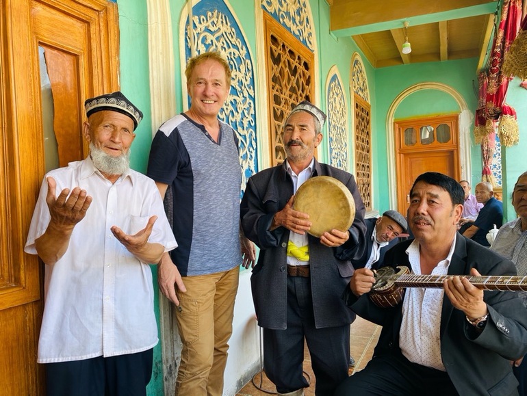 “Benim Xinjiang Günlüğüm”  -Fransız bir sunucunun Xinjiang hatıraları_fororder_gundem3 (1)