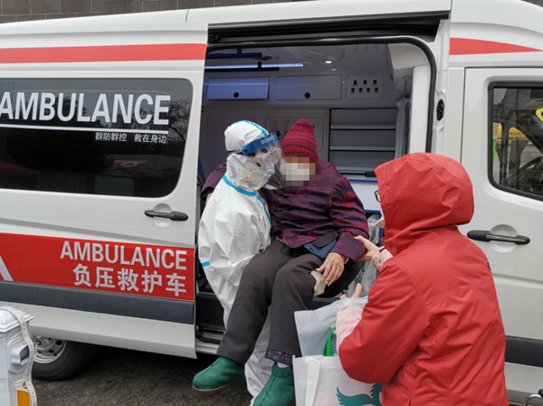（已複製到無邊欄）吉林省紅十字會志願者轉運患者開出“吉獻”速度!