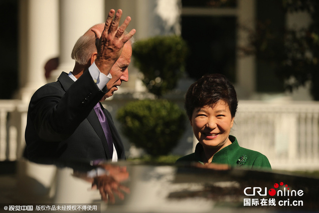 韩总统朴槿惠会晤拜登遭南瓜抢镜