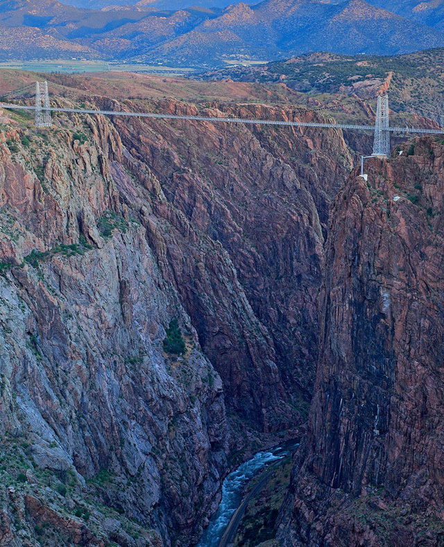 盘点全球最让人胆颤心惊的桥梁