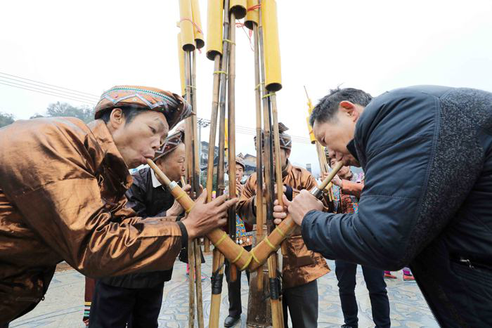 柳州融安：苗寨“打同年”庆新春