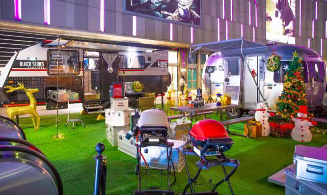 露营大会+圣诞狂欢—房车露营引领港城新风尚