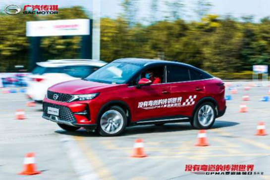 车手请就位 “弯十”总决赛即将开玩