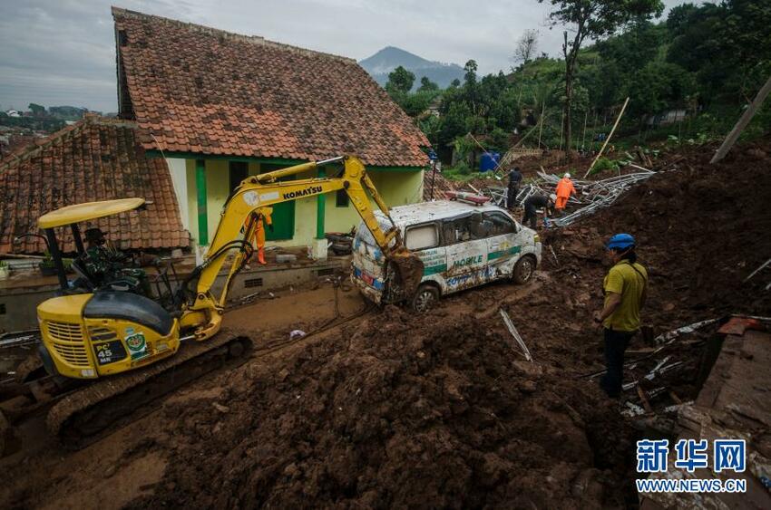 Tanah Longsor Jawa Barat Akibatkan 11 Orang Tewas_fororder_jw4