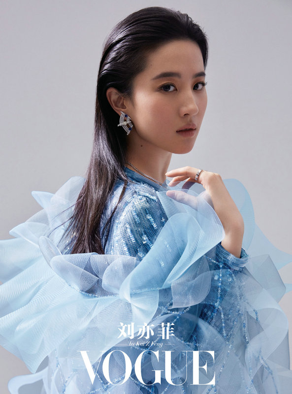 刘亦菲登Vogue封面 从心出发温柔的力量更强大