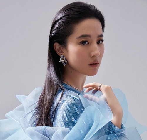 刘亦菲登Vogue封面 从心出发温柔的力量更强大