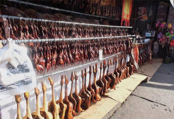 บรรยากาศตรุษจีนเริ่มเข้มข้น_fororder_腊肉 (4)_副本