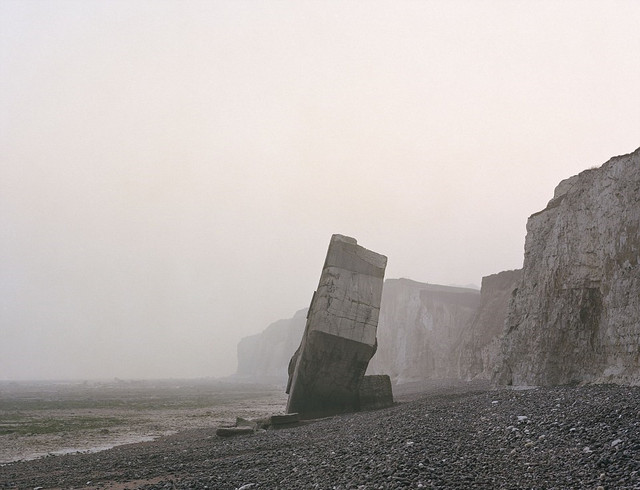 英国摄影师拍摄二战废弃工事 残留设施记录战火岁月