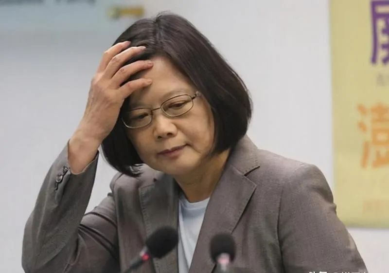 蔡英文之流把美国大选押宝特朗普身上的美梦一直挥之不去,几乎到了闻"