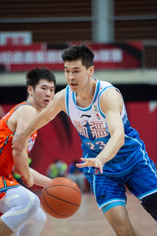 2021赛季中国男子篮球职业联赛(cba)第二阶段第28轮比赛中,新疆伊力特