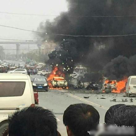 山東蓬萊發生汽車爆炸致3人死亡 現場慘烈