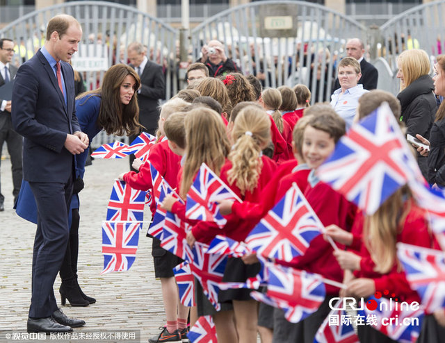 威廉王子携凯特王妃访问苏格兰