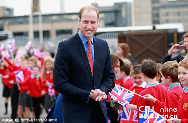 威廉王子携凯特王妃访问苏格兰