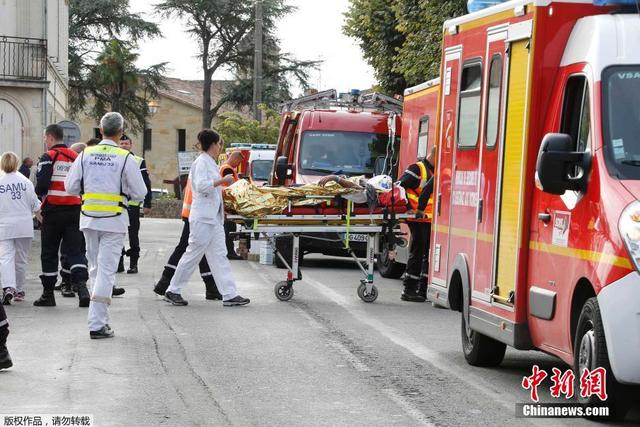 法国发生33年来最严重车祸 导致数十人死亡