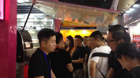 炅猫餐车：品牌餐饮的新合作伙伴