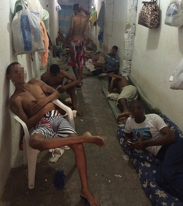 揭秘巴西最恐怖监狱:囚犯统治牢房 奸杀贩毒暴力横行