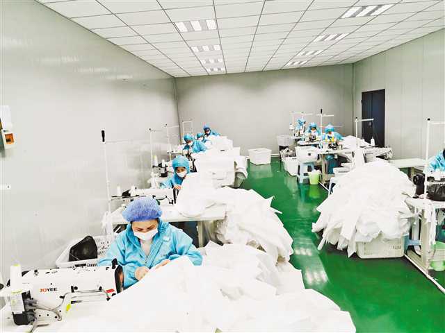 7天!豐都建成重慶唯一醫用防護服生産線