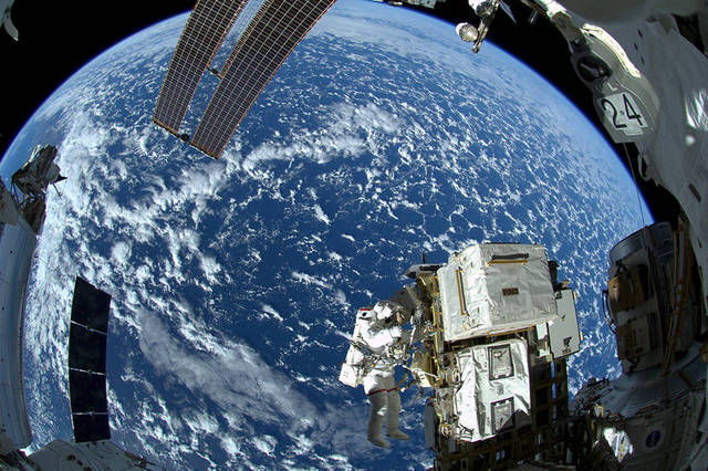 NASA發照紀念人類登上國際空間站15週年