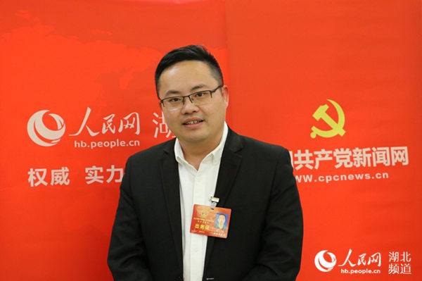 武汉市人大代表刘培加大对农村社会工作服务扶持力度