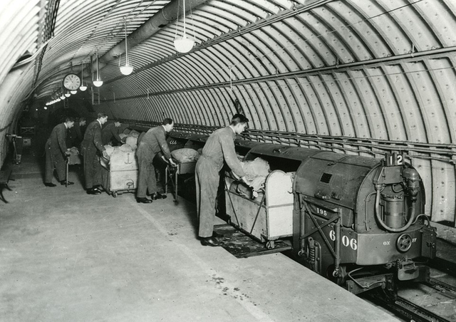 伦敦21米地下邮局地铁曝光 曾每年递送14亿封信件