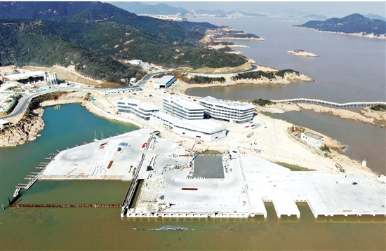 亚帆中心展全貌_fororder_zjrb2021010700005v01b004