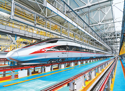 时速350公里 复兴号高寒动车组亮相 目前进入运行试验阶段