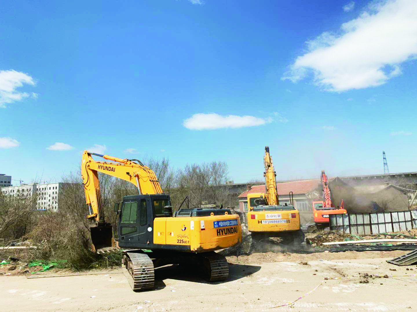 長春汽開區依法拆除軌道交通2號線西延線建設障礙